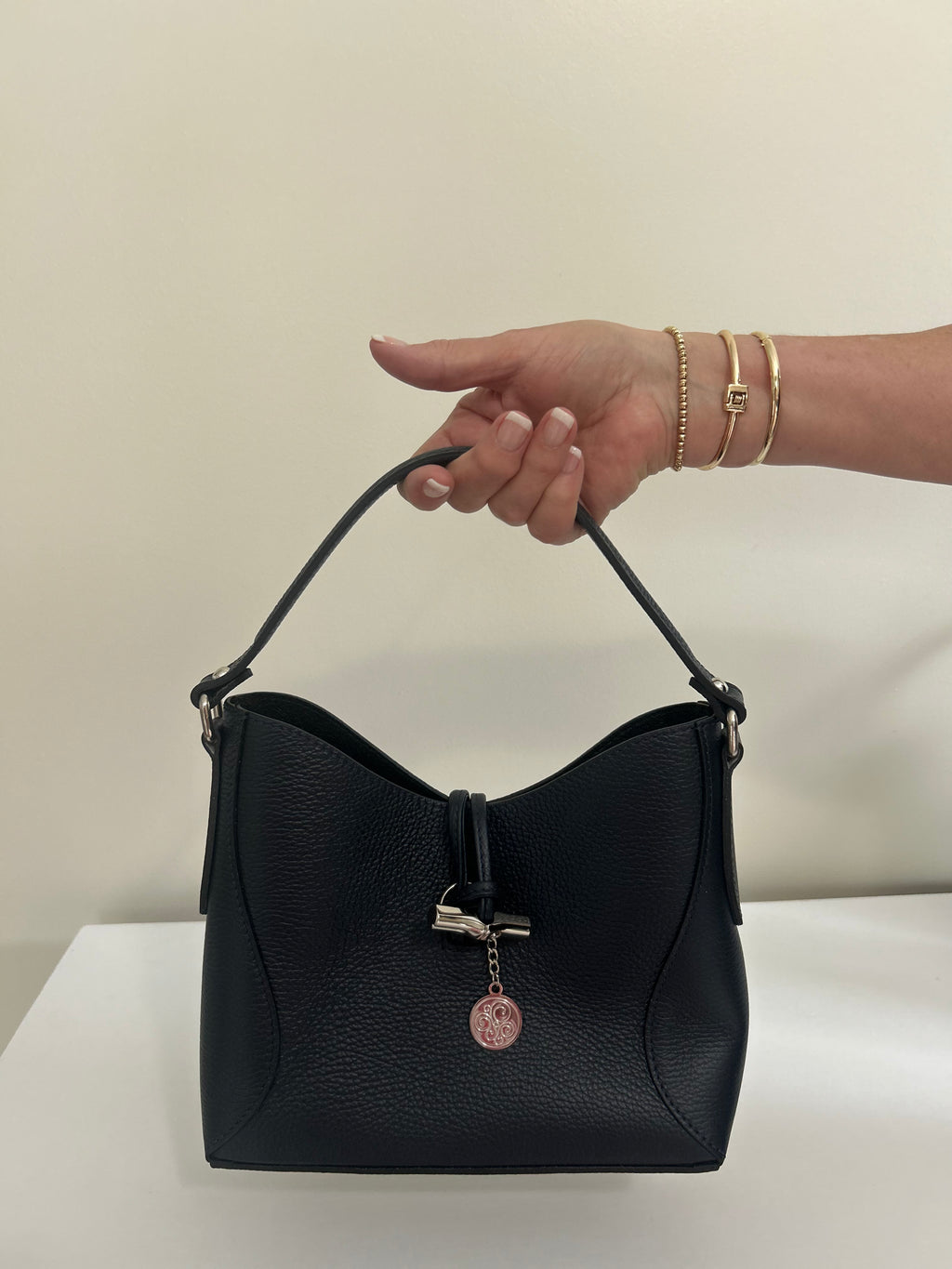 Grazia Bella Cindy Handbag in Black