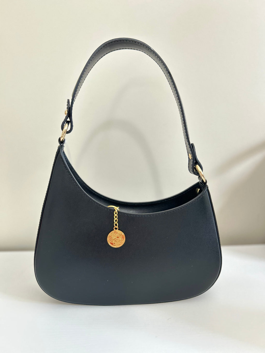 Lisa Small Shoulder Bag - Black